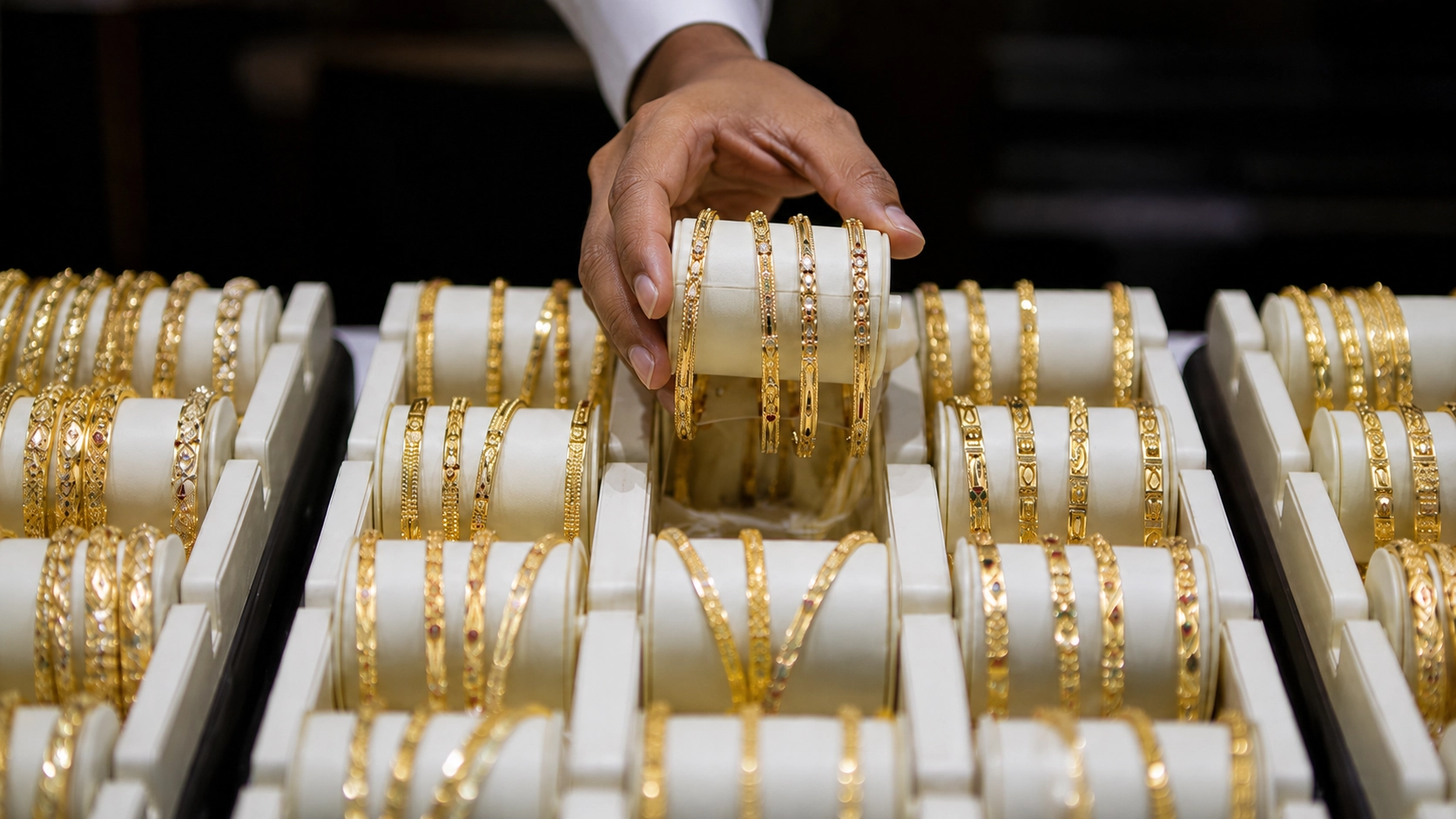 Gold Gains More Than 2% After Weak US Payrolls Report